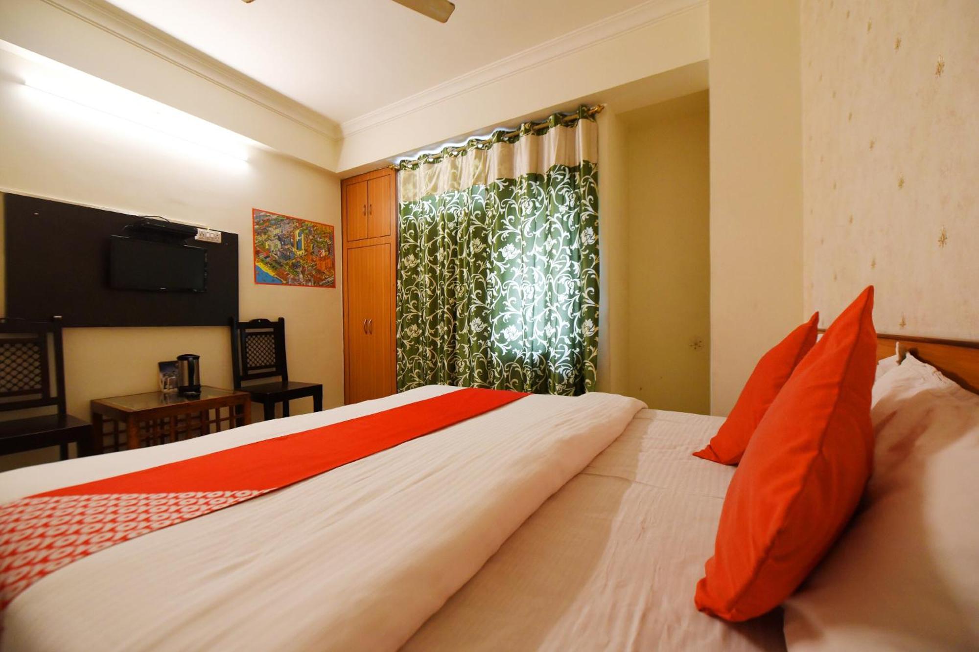 Oyo C M Regency Hotel Jaipur Exterior photo