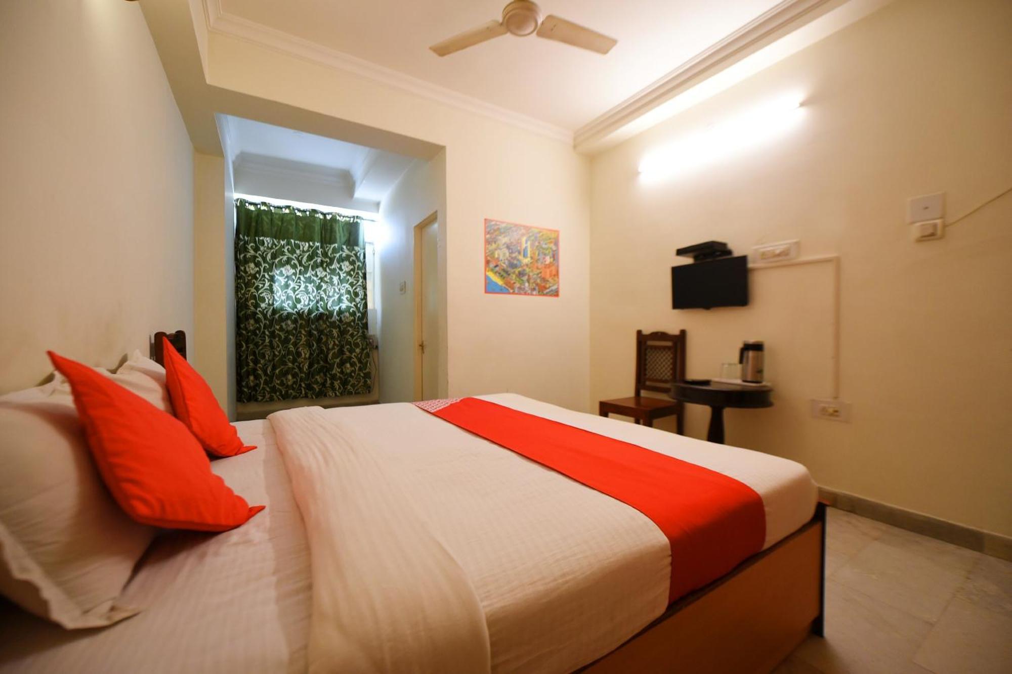 Oyo C M Regency Hotel Jaipur Exterior photo