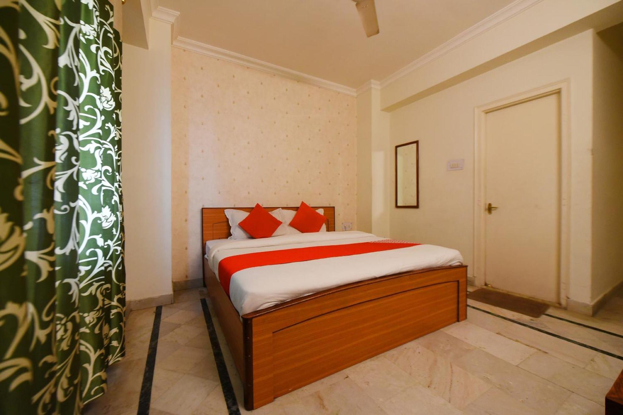 Oyo C M Regency Hotel Jaipur Exterior photo